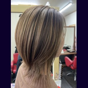 ヘアカラーでメッシュ