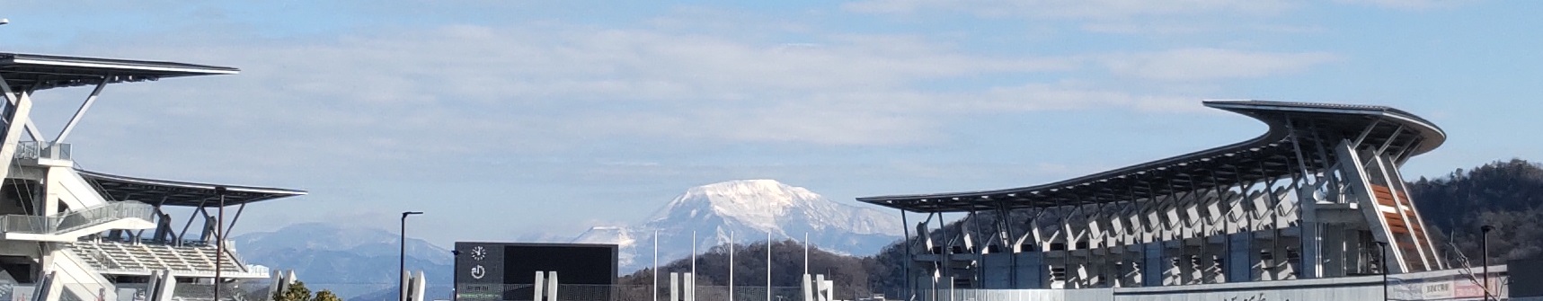 雪景色の伊吹山